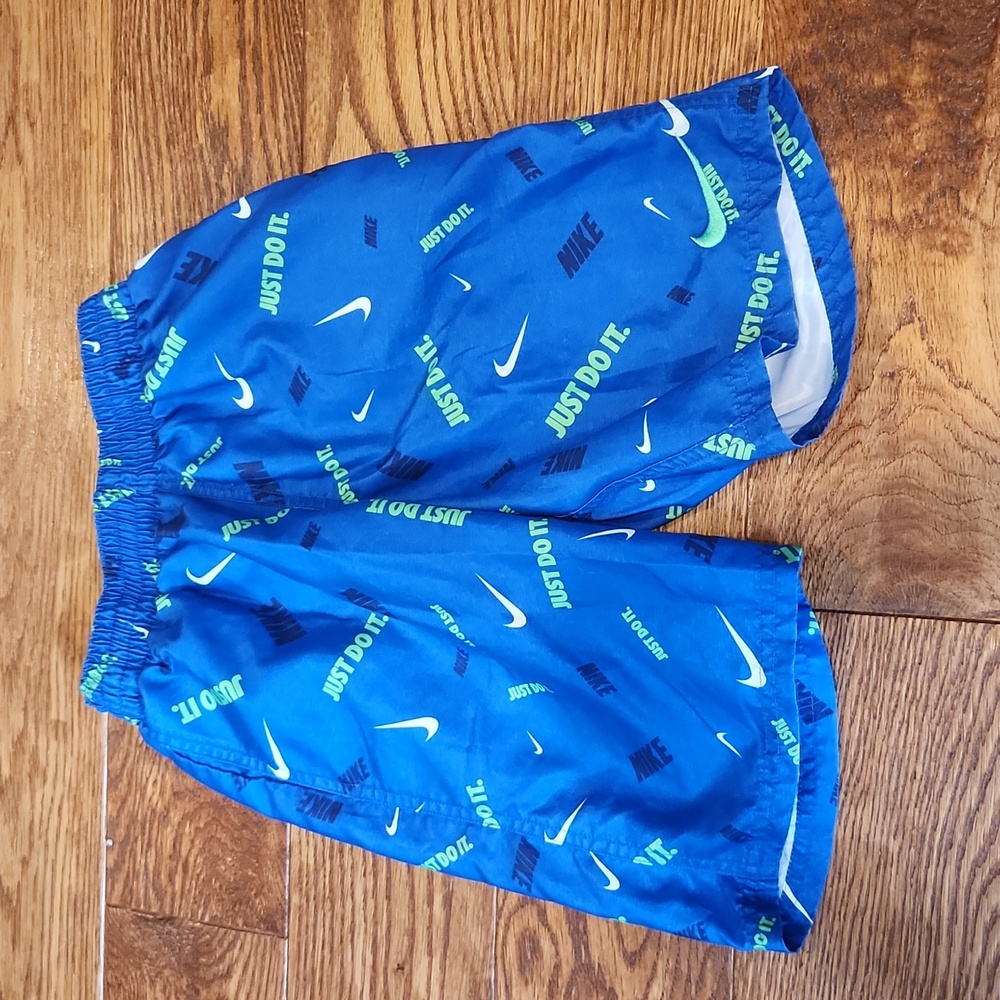Boys Nike Size Small Swim Trunk
